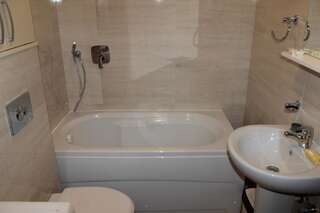 Гостевой дом Olimp Lux Будва Номер-студио Делюкс с кроватью размера "king-size"-26